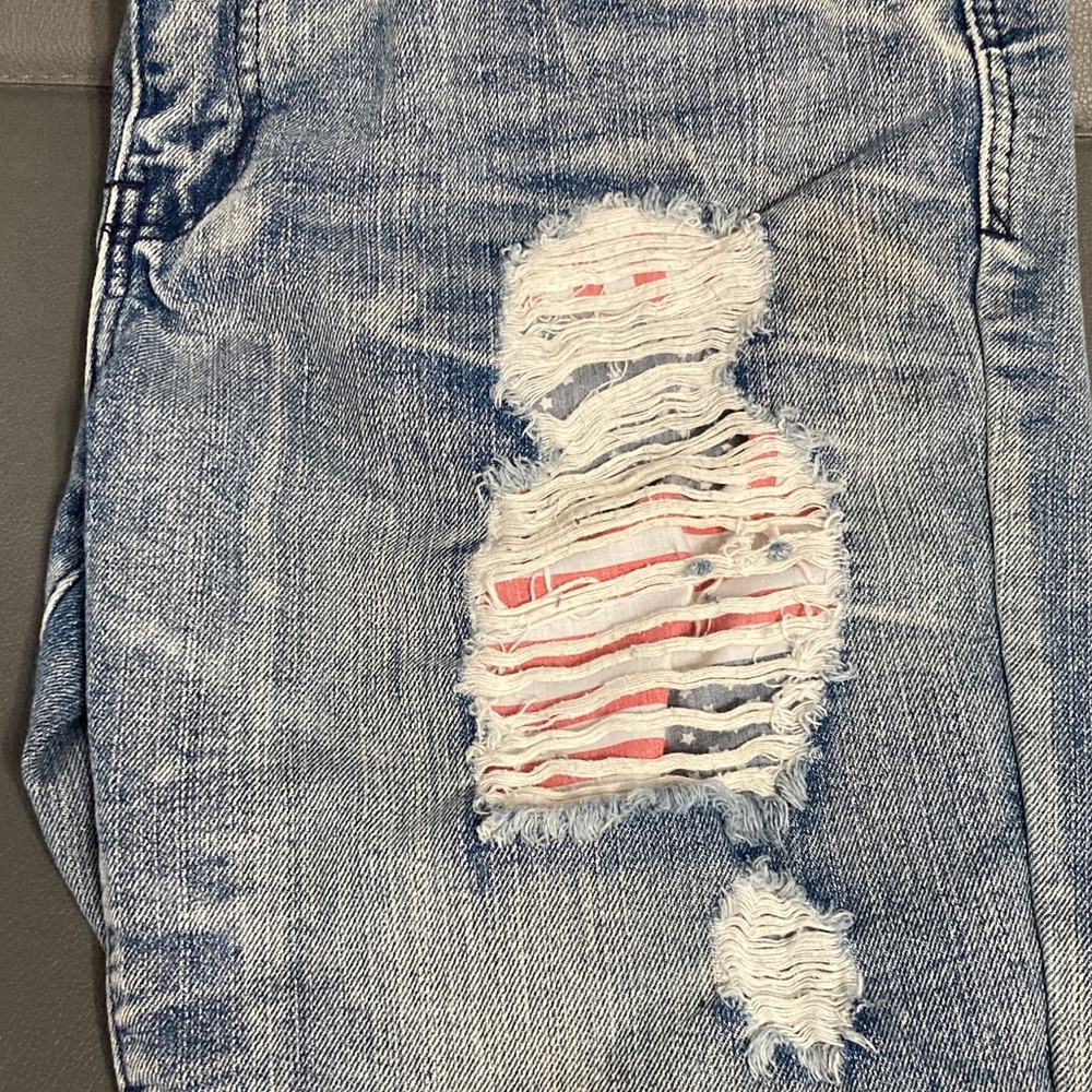 Carbon Blue US Flag Jean Shorts with Distressed Details - Picture 4 of 10